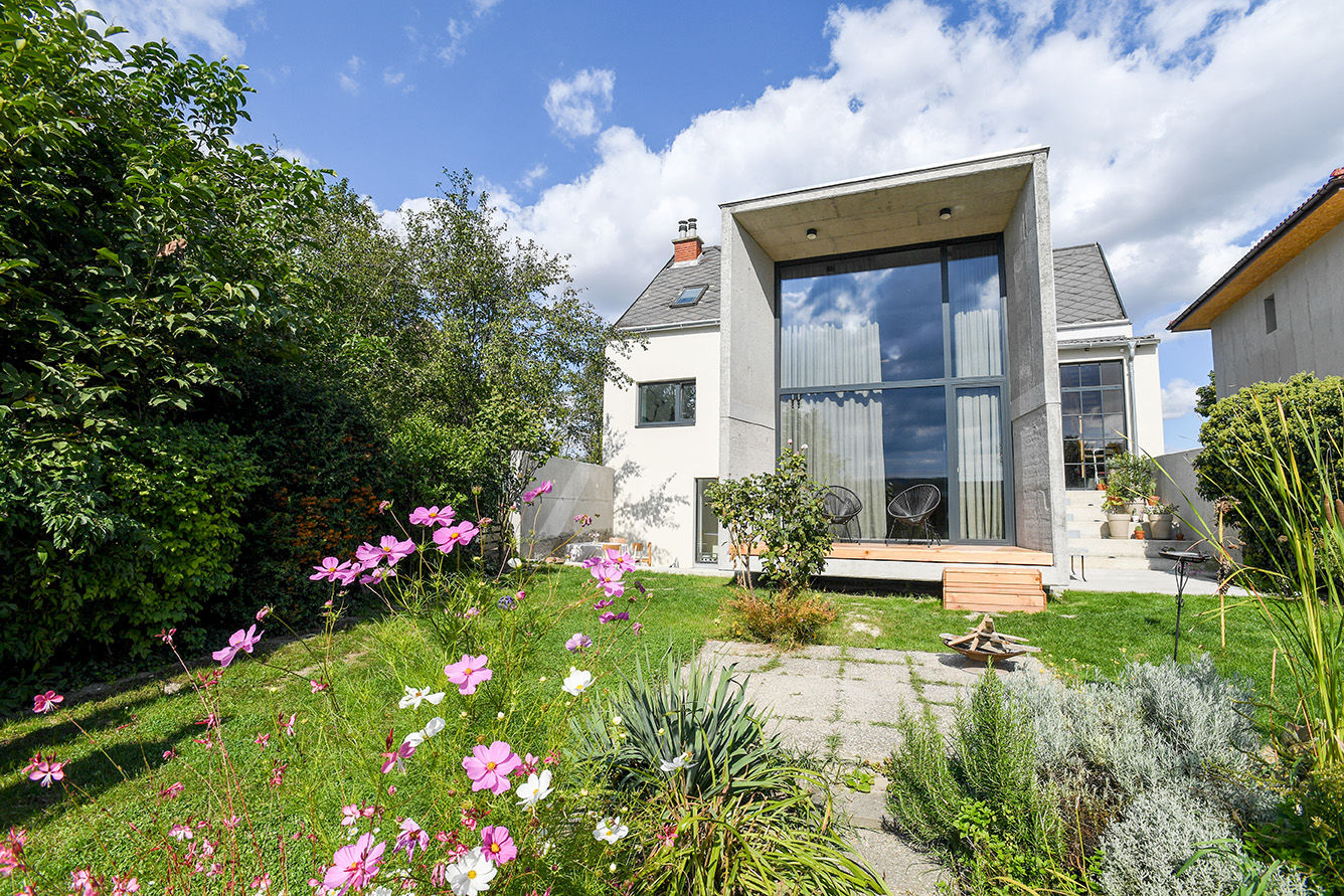 Einfamilienhaus Korneuburg Dämmbeton Umbau Architekt Aussenansicht